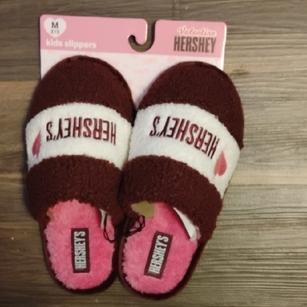 Hershey's Kids Slippers - Brown and Pink